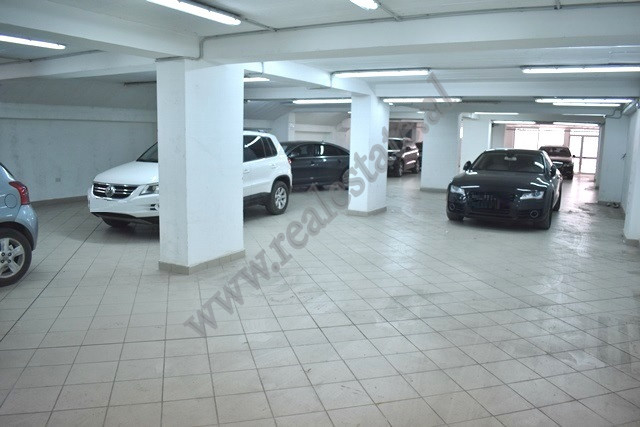 Commercial space for rent in Zhan D&rsquo;Ark Boulevard near the Ministry of Foreign Affairs.
The e